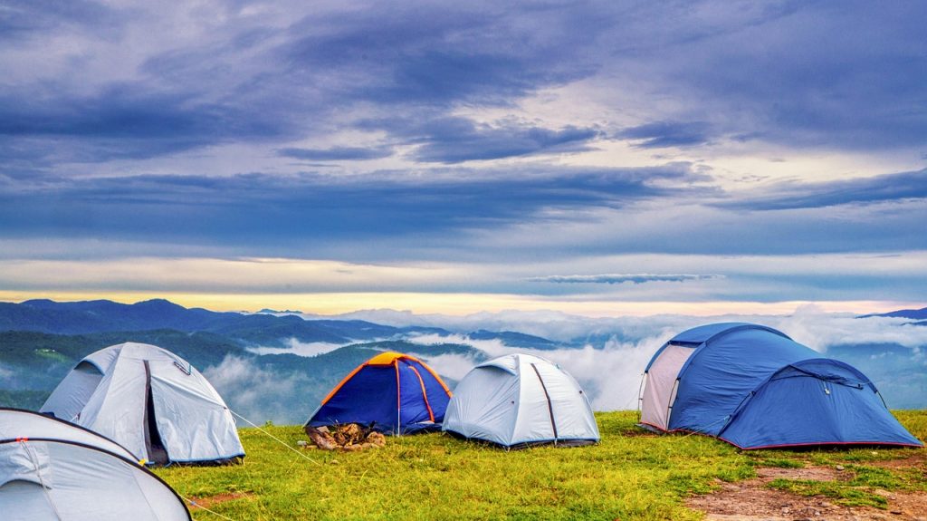 Camping I Regnigt Väder: Tips För Att Hålla Sig Torr